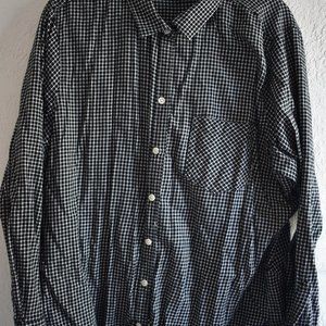 Black and White Old Navy Classic Fit Flannel